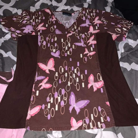 Set of scrubs. - Picture 2 of 7